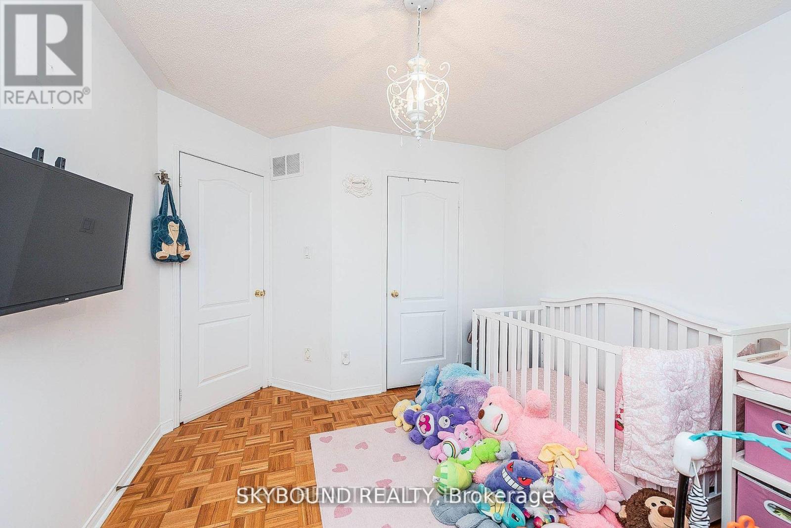 66 SKYLARK DRIVE - 23