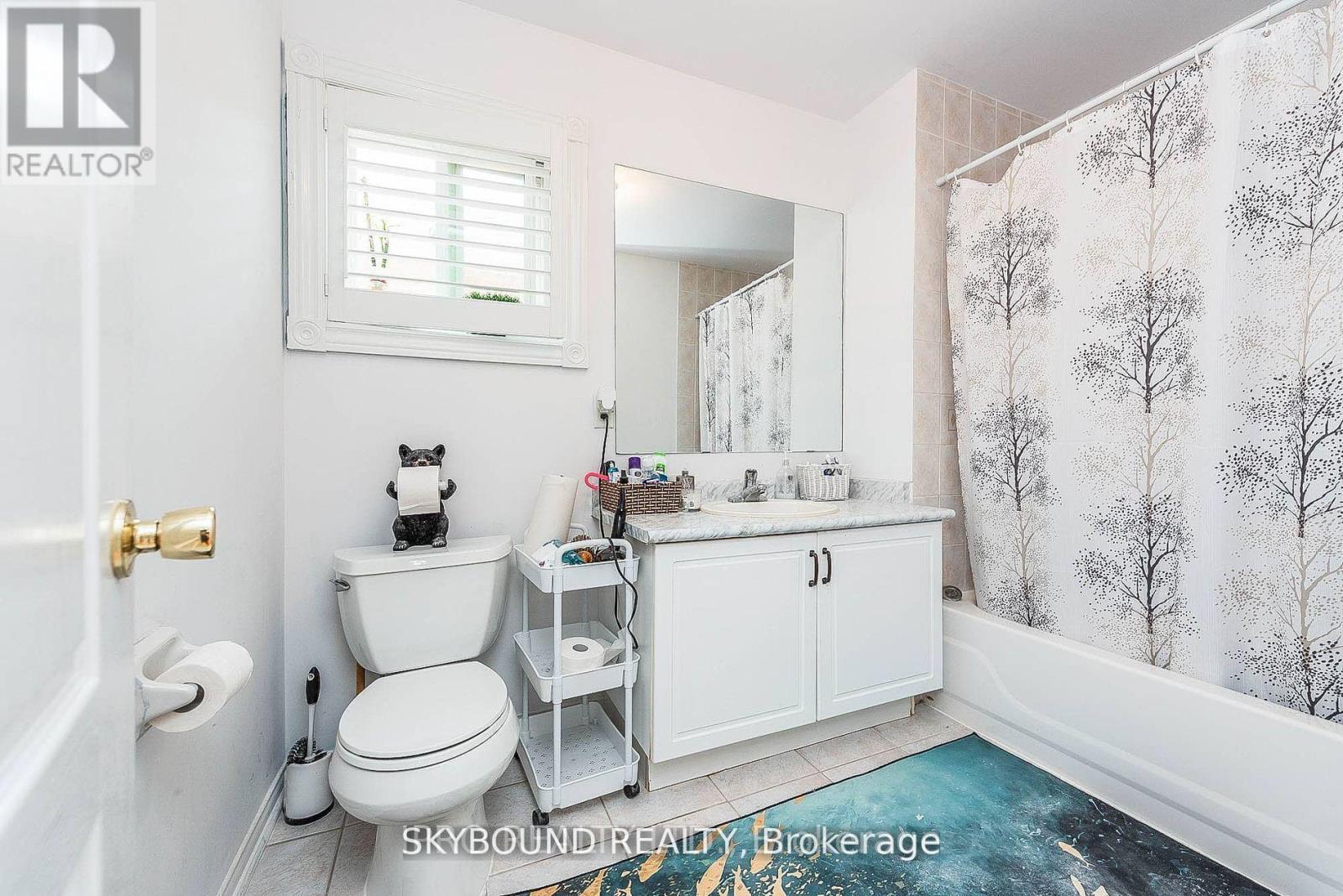66 SKYLARK DRIVE - 24