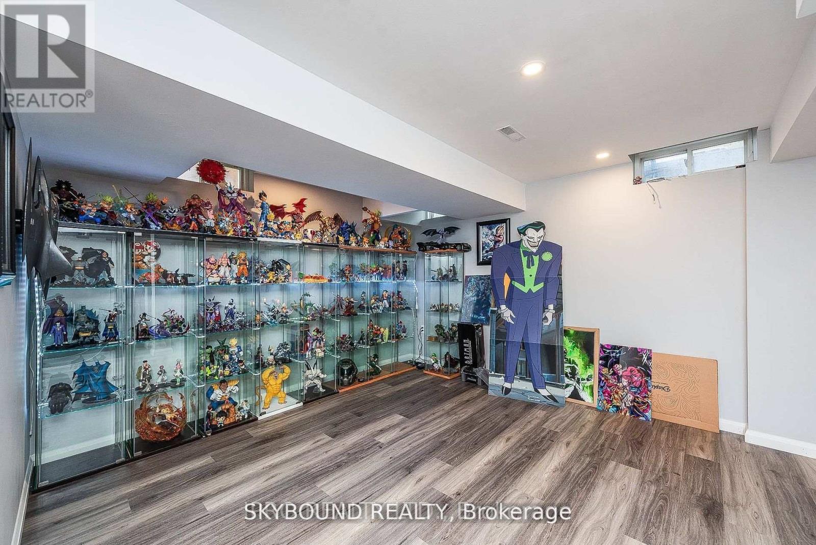 66 SKYLARK DRIVE - 27