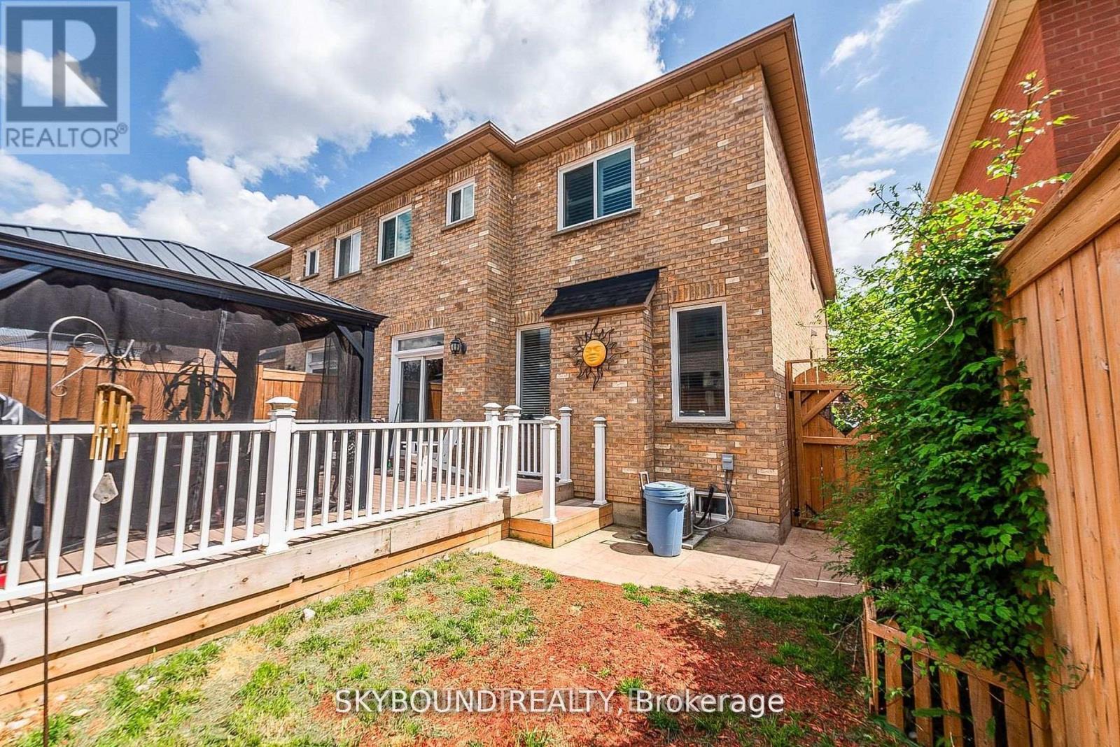 66 SKYLARK DRIVE - 32