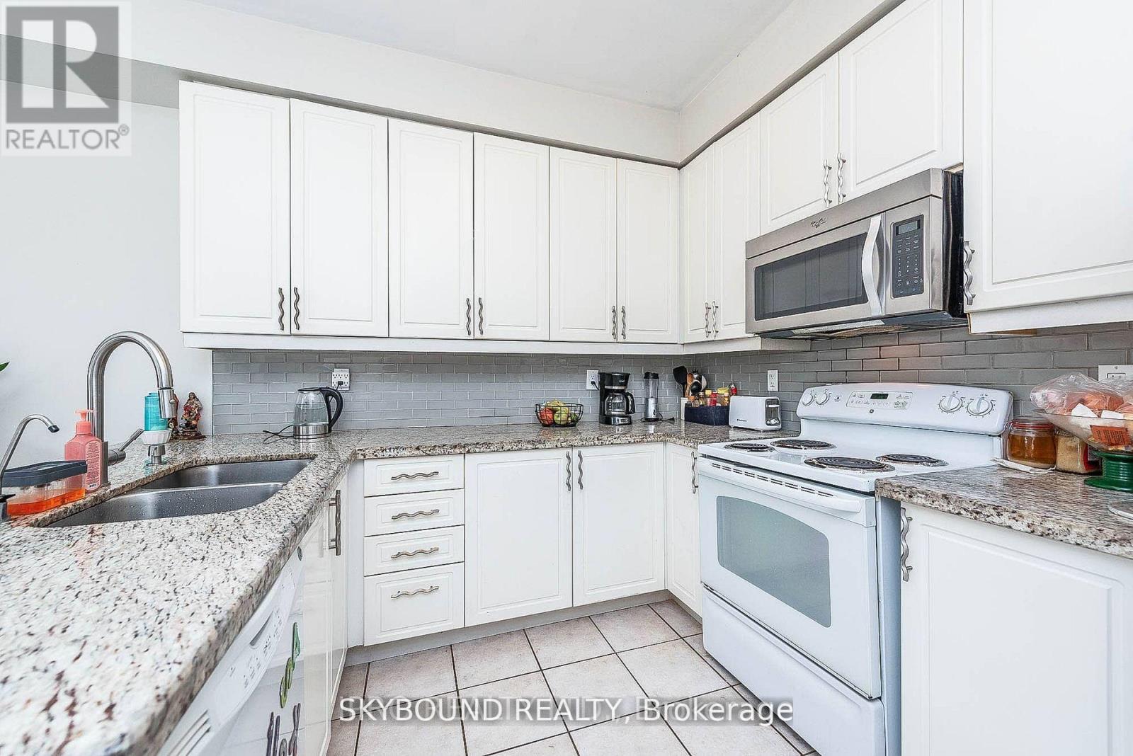66 SKYLARK DRIVE - 6