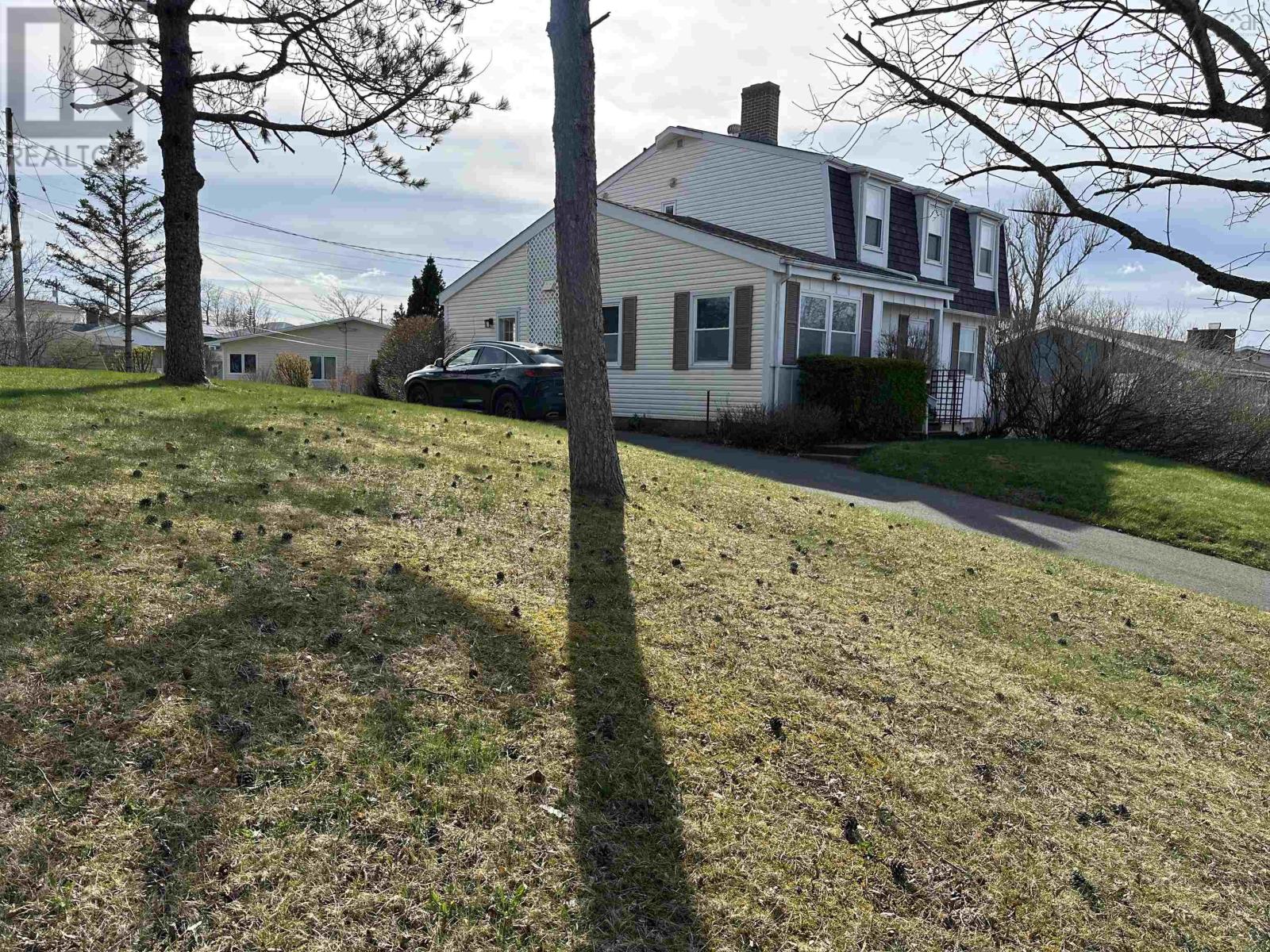 11 MacQuarrie Drive - 1