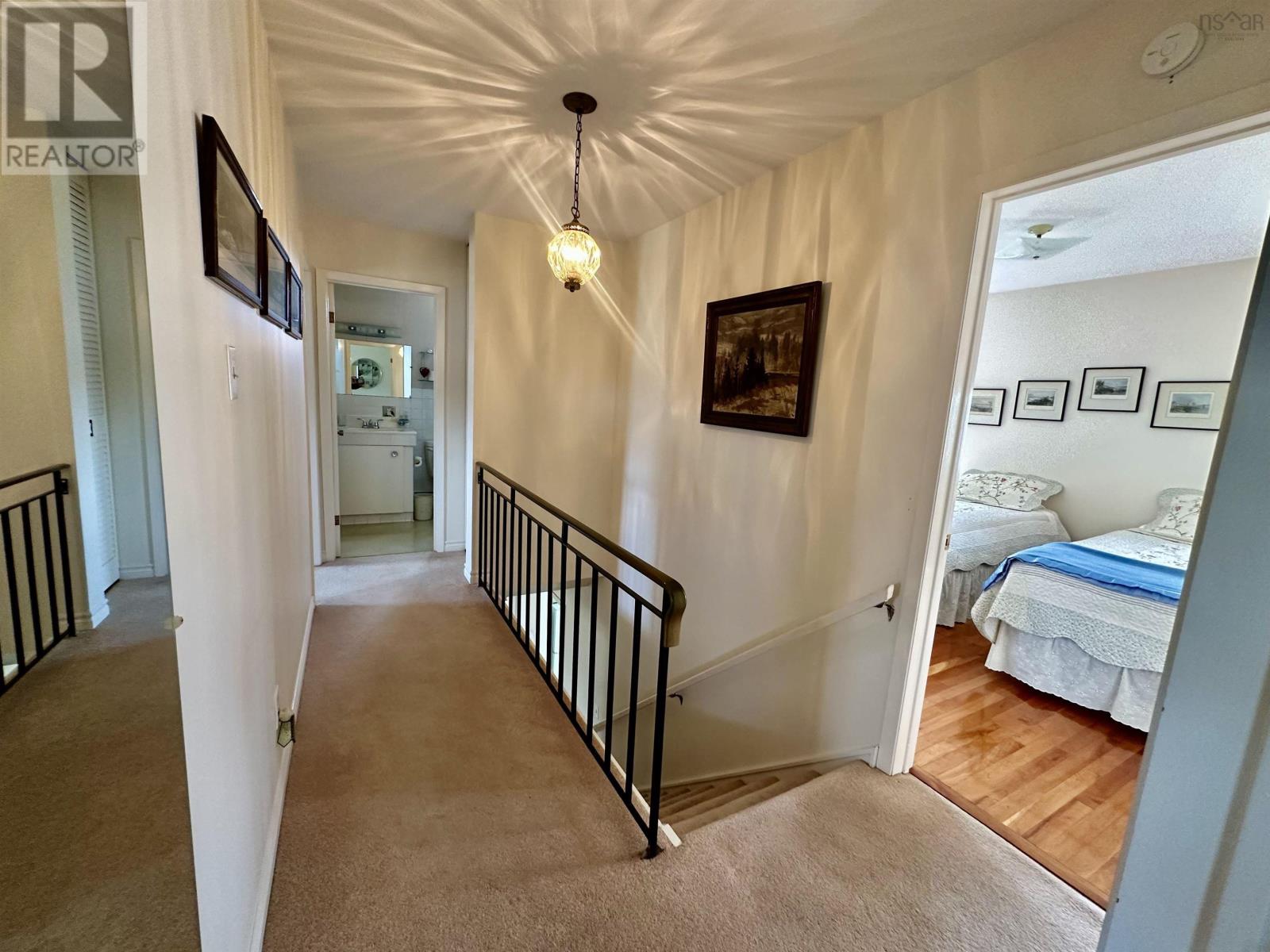11 MacQuarrie Drive - 24