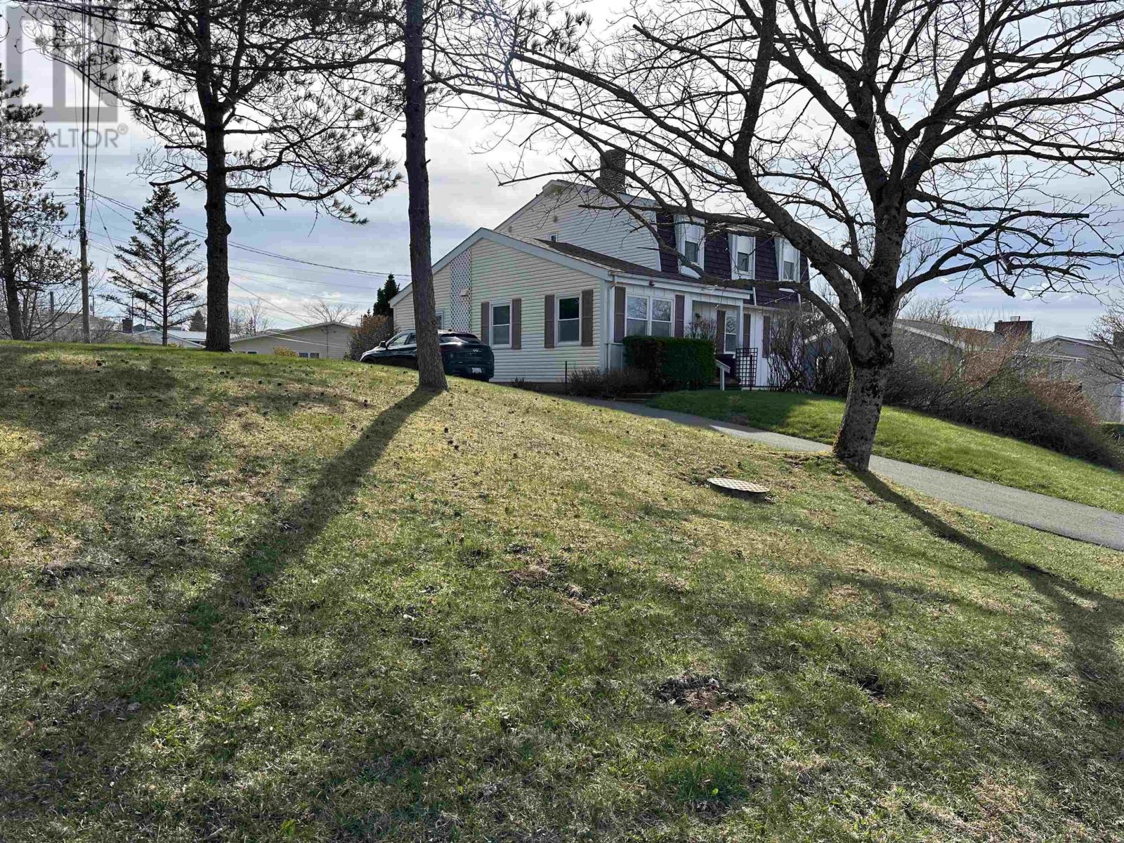 11 MacQuarrie Drive - 43