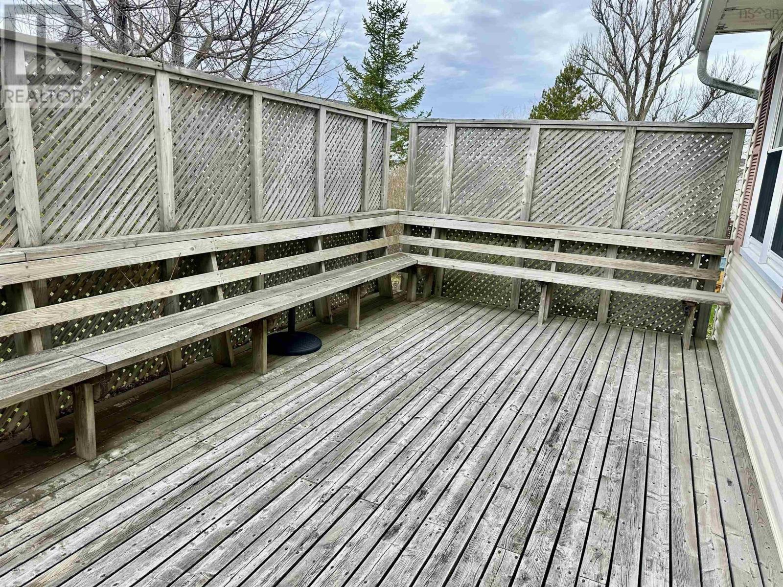 11 MacQuarrie Drive - 44