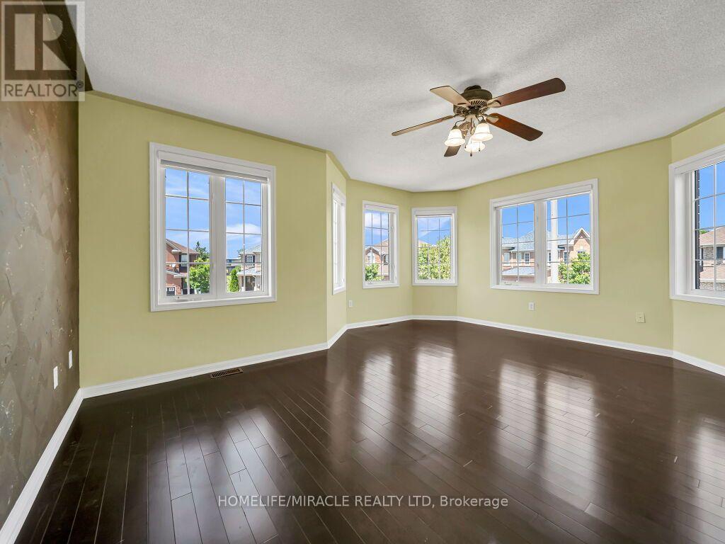 55 SECORD CRESCENT - 26