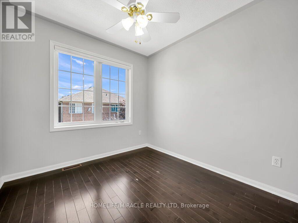 55 SECORD CRESCENT - 34