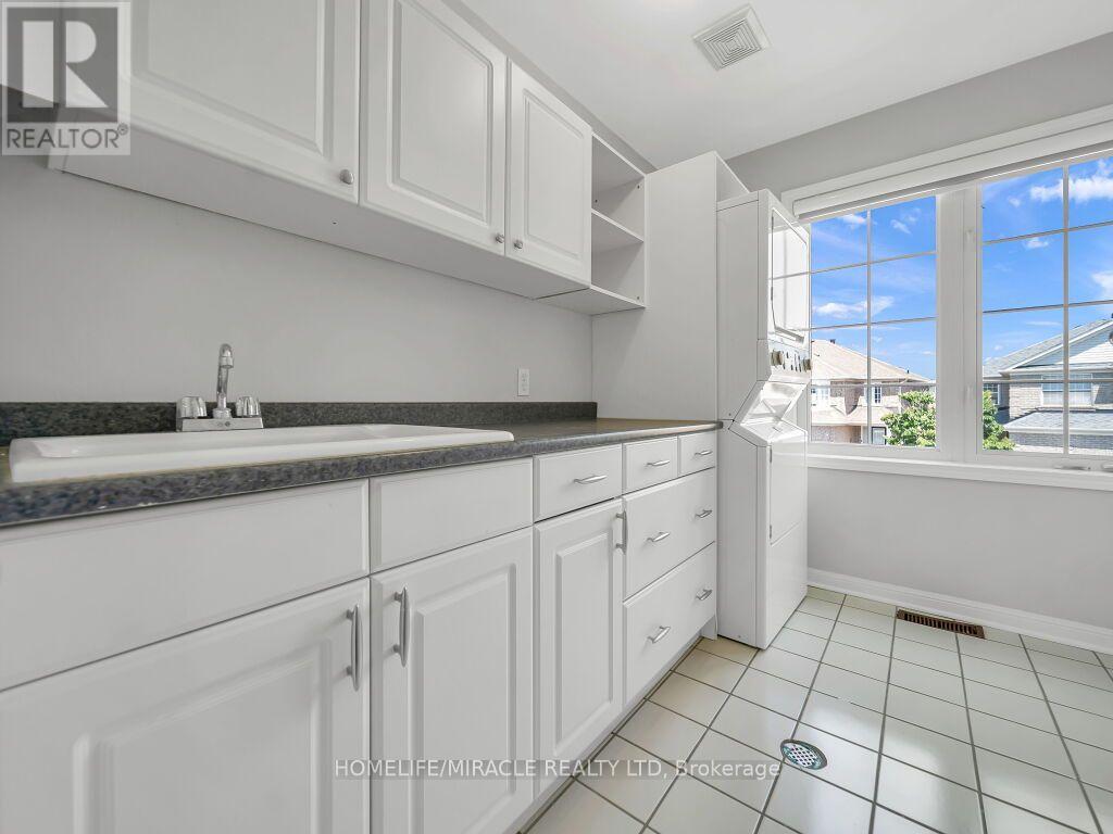 55 SECORD CRESCENT - 31