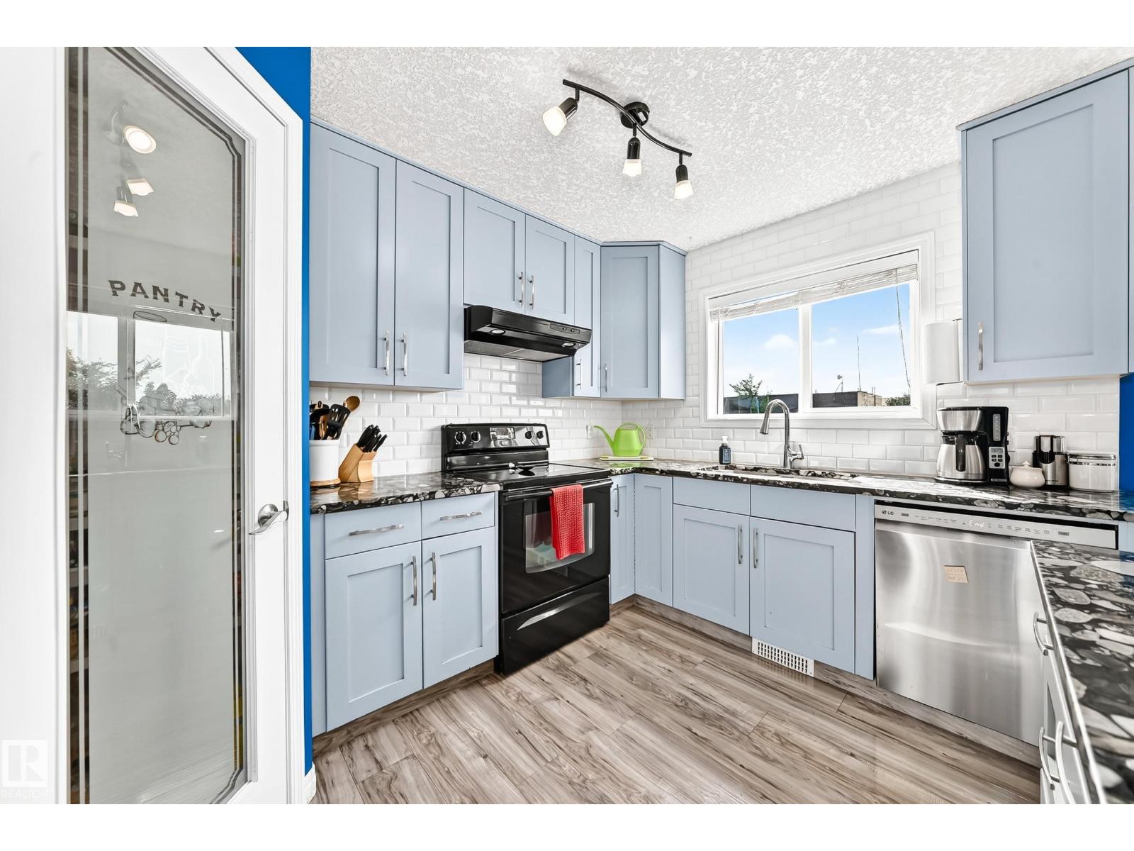 108 HOULE DR - Image 4