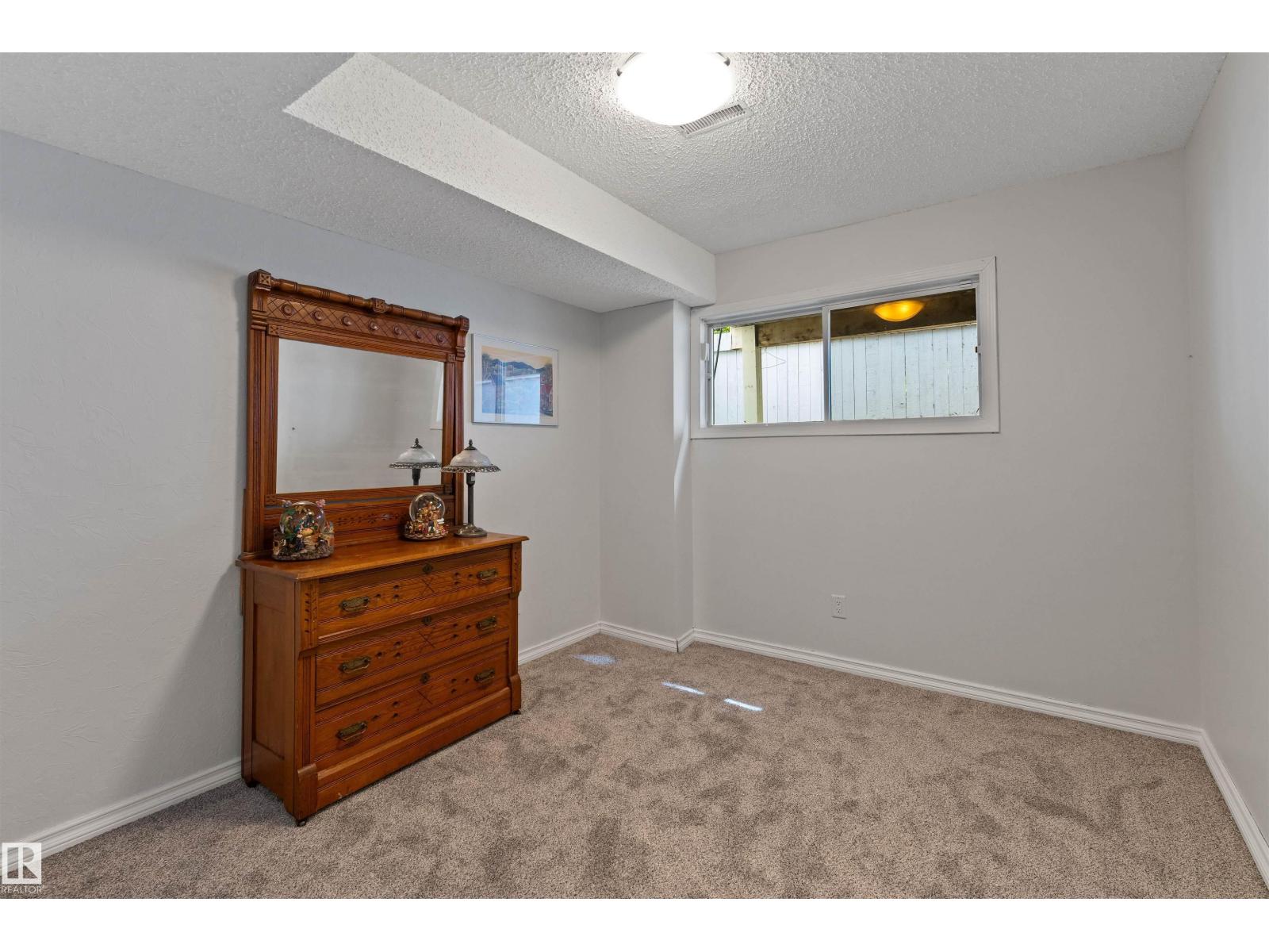 #23 35 GARDEN RD - 18