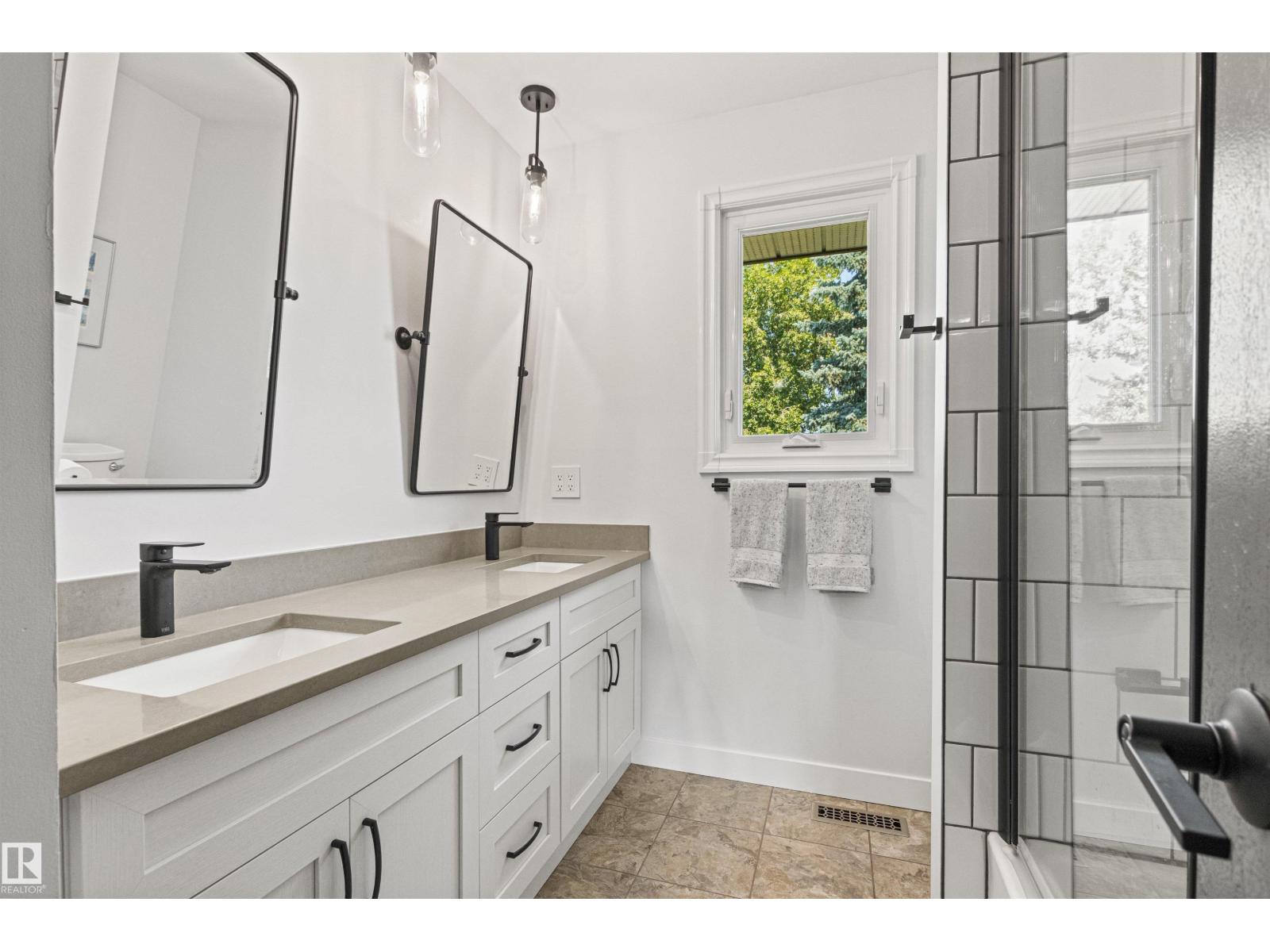 17532 55 AV NW - 33