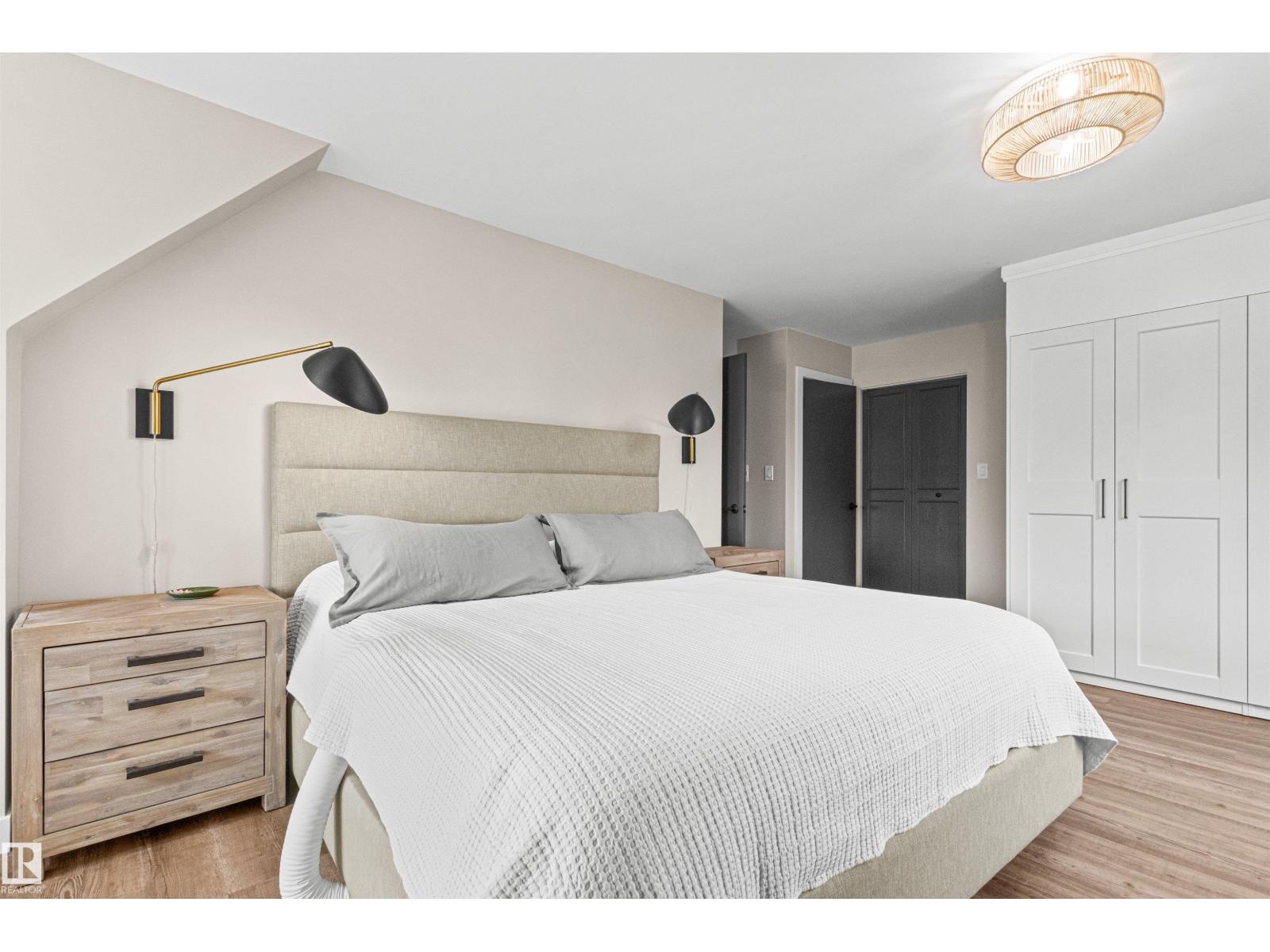 17532 55 AV NW - 27