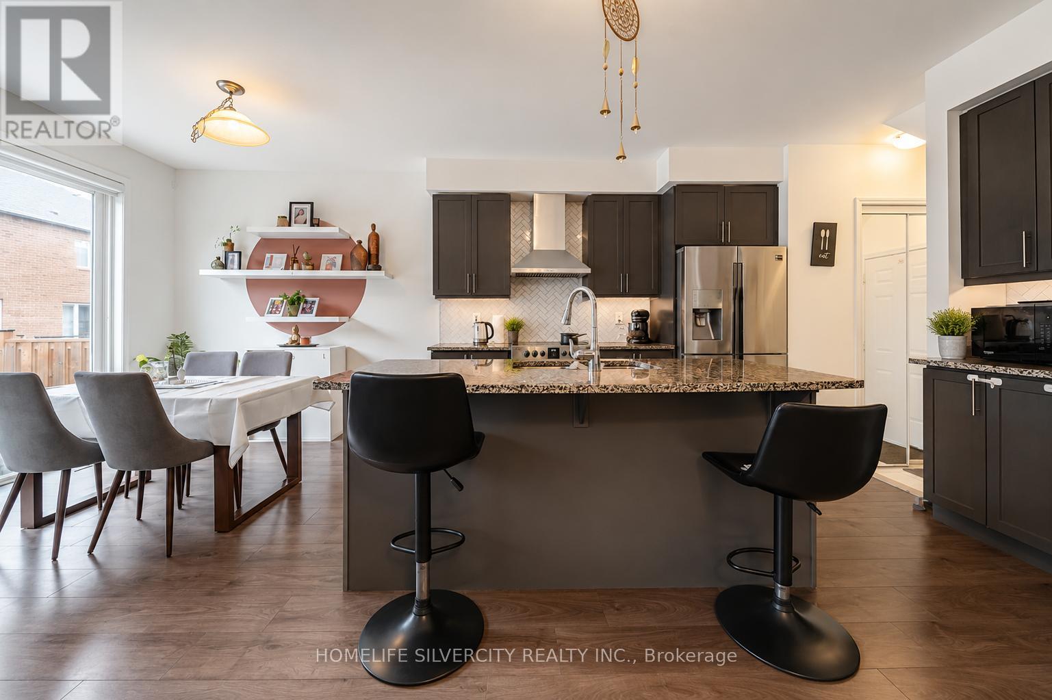 124 BENHURST CRESCENT - 10