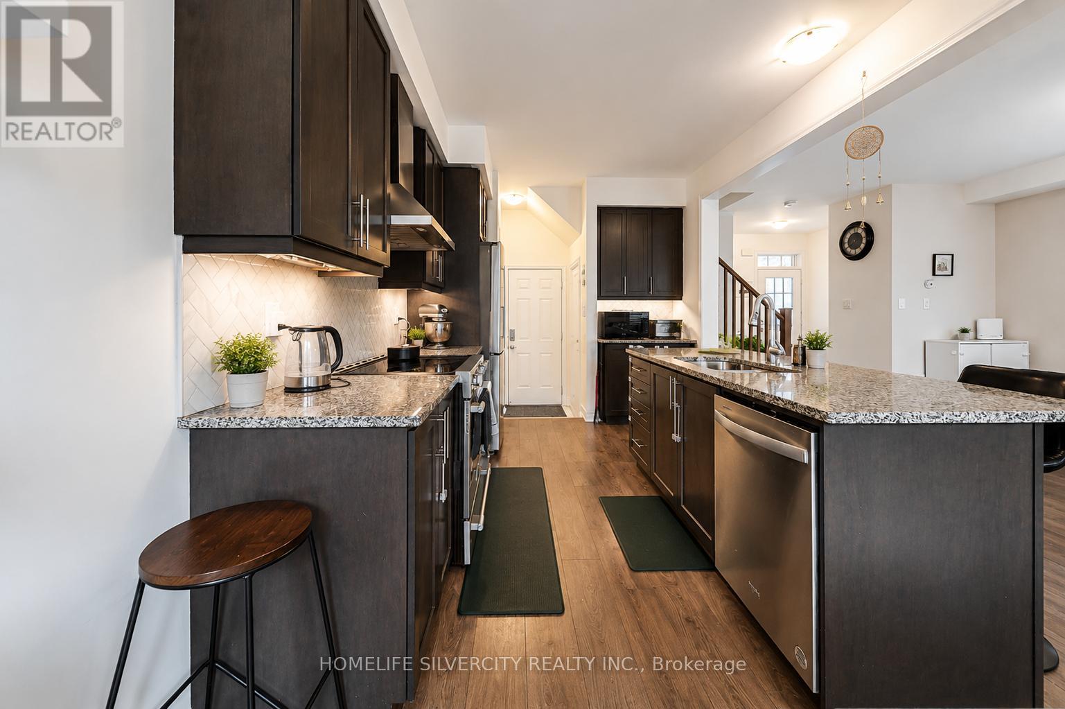 124 BENHURST CRESCENT - 11