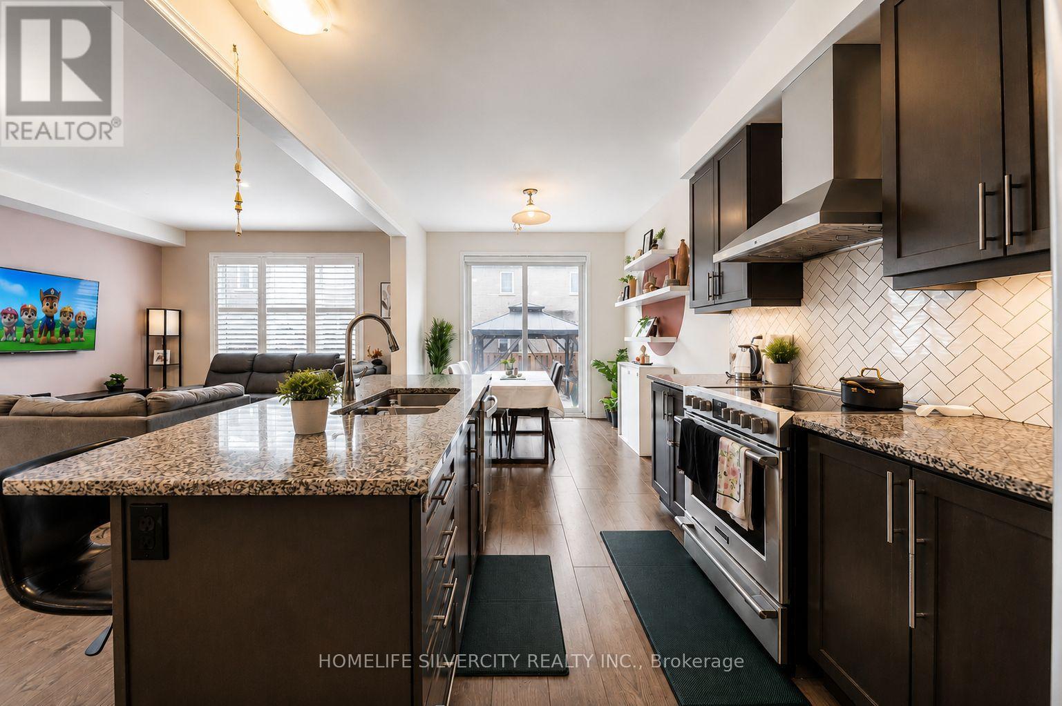 124 BENHURST CRESCENT - 12