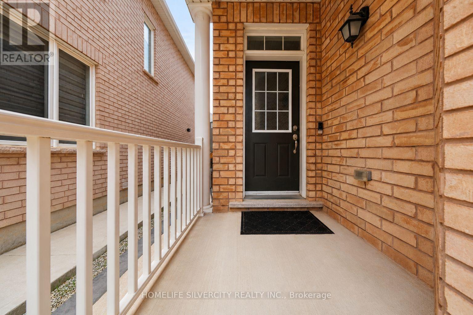 124 BENHURST CRESCENT - 2