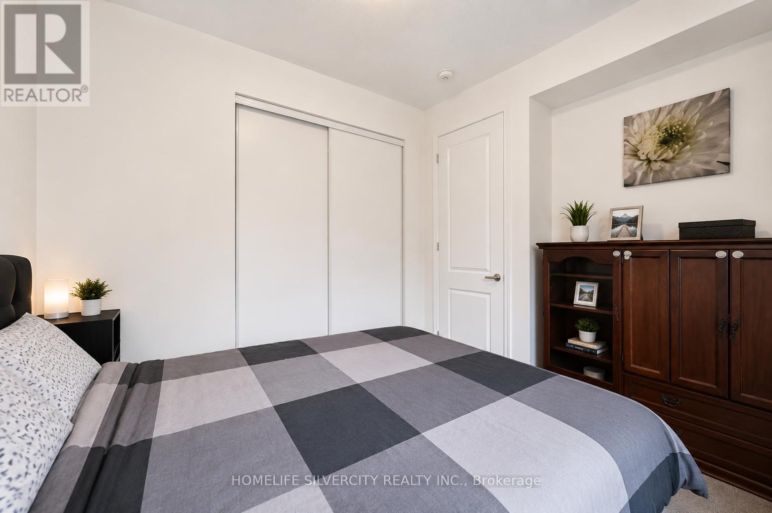 124 BENHURST CRESCENT - 24