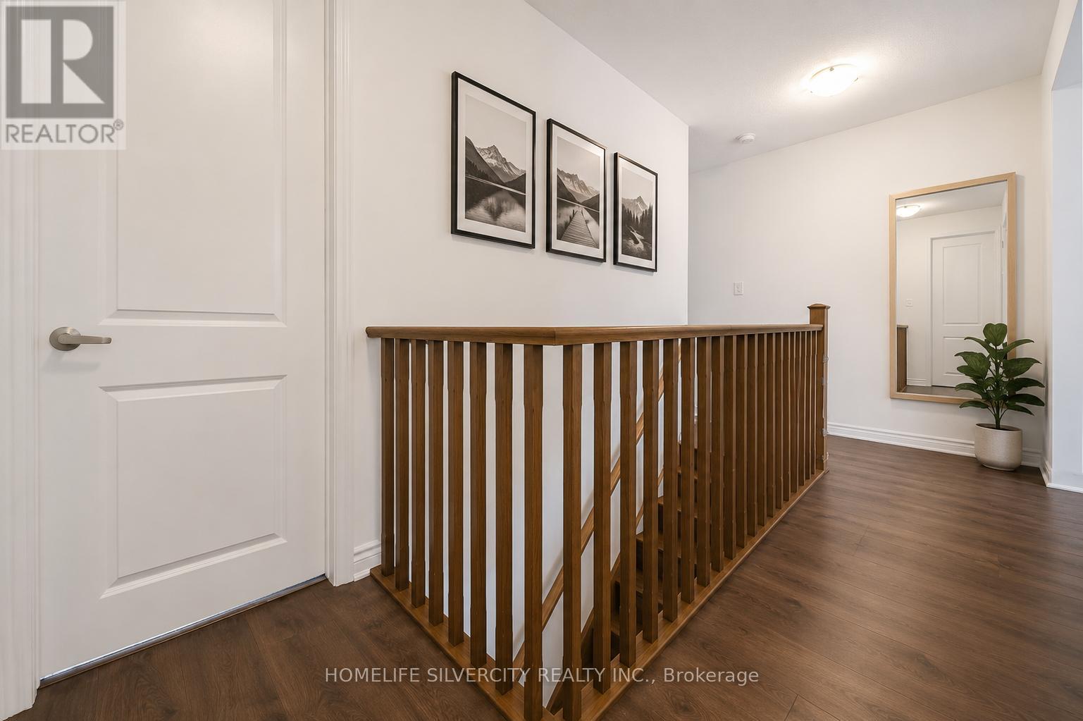 124 BENHURST CRESCENT - 28