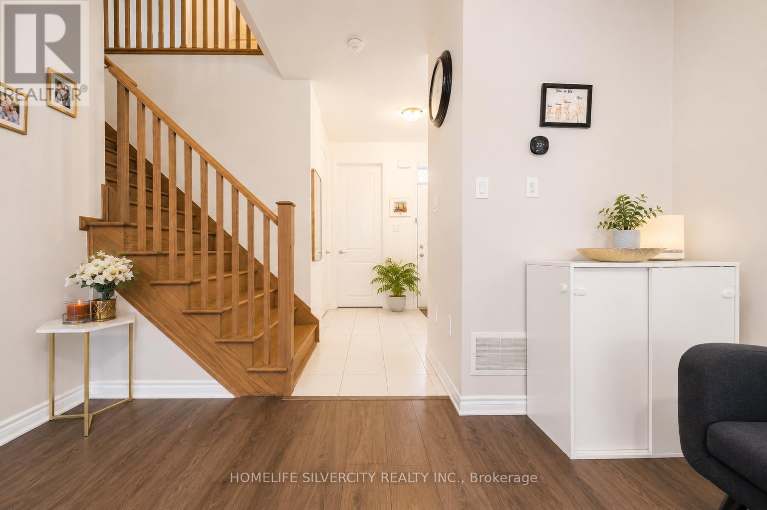 124 BENHURST CRESCENT - 4
