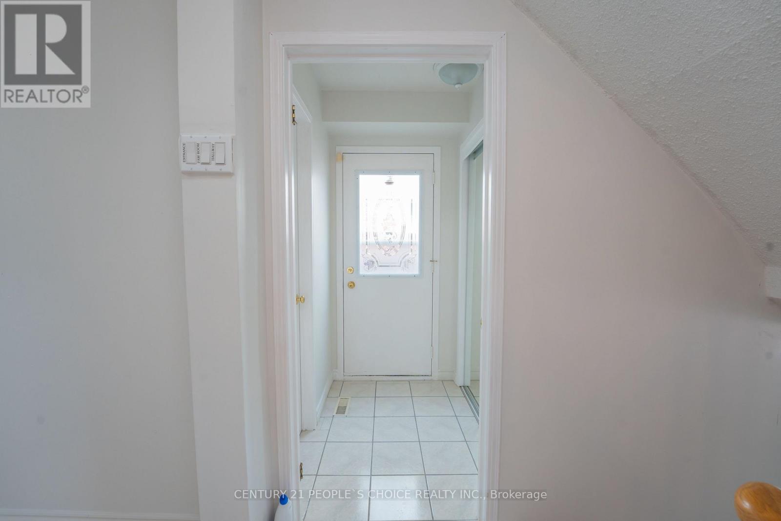 2247 SILVERBIRCH COURT - 16