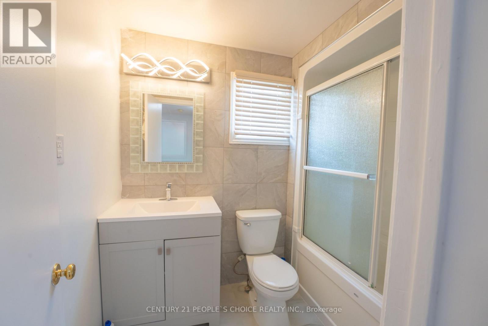 2247 SILVERBIRCH COURT - 34