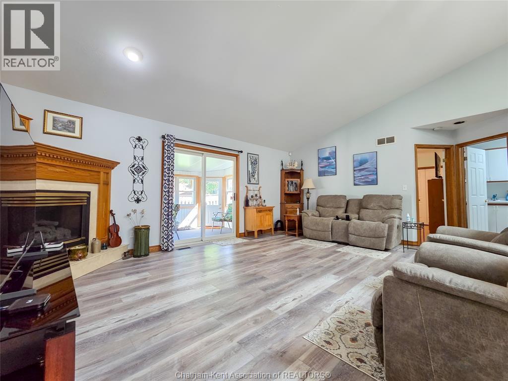 93 GREGORY DRIVE - 13