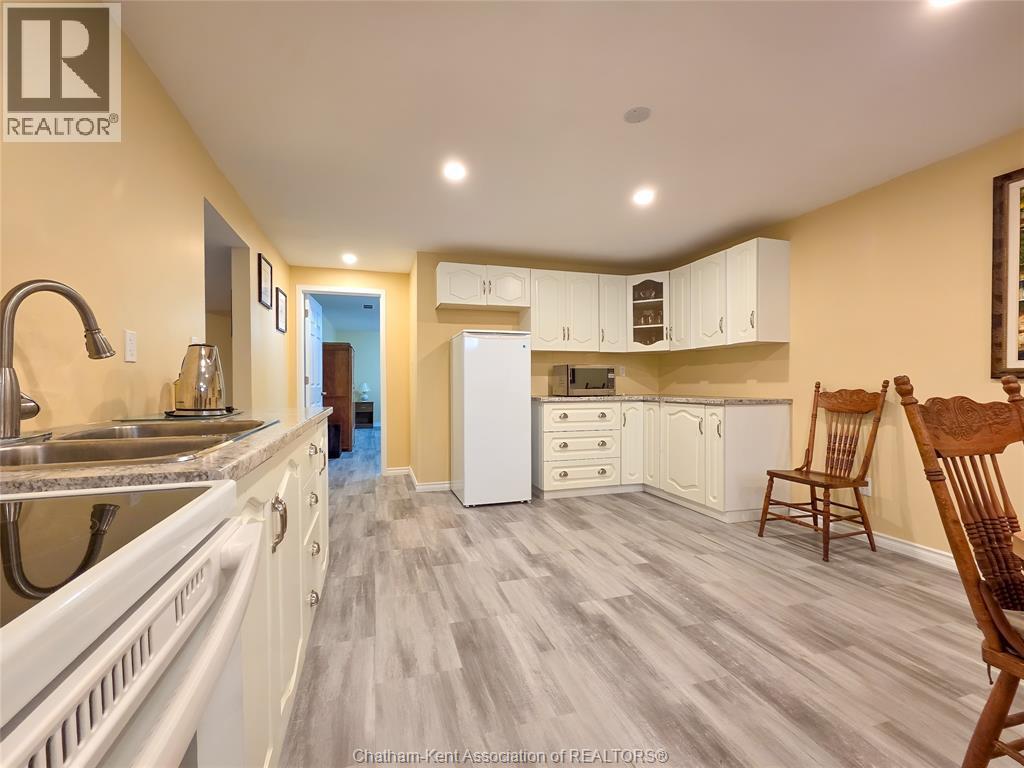 93 GREGORY DRIVE - 38