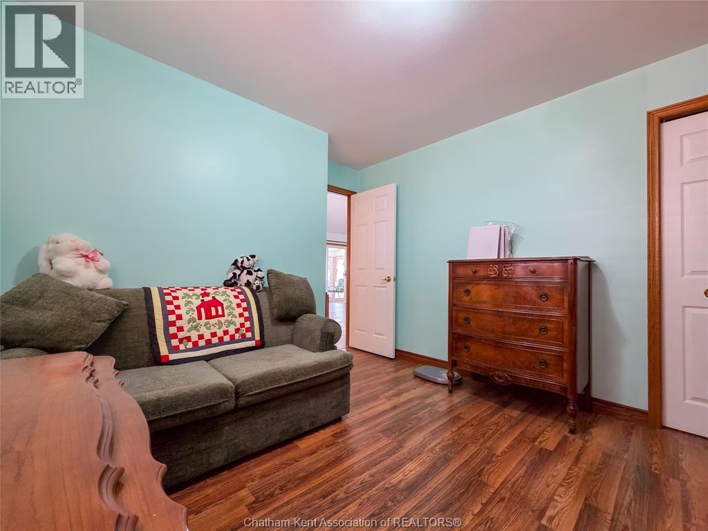 93 GREGORY DRIVE - 22