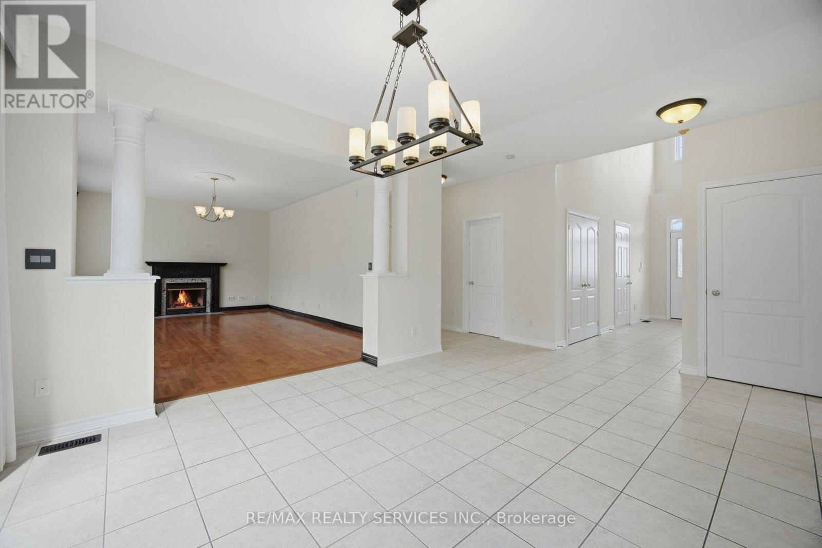 15 UPPER CANADA DRIVE - 20
