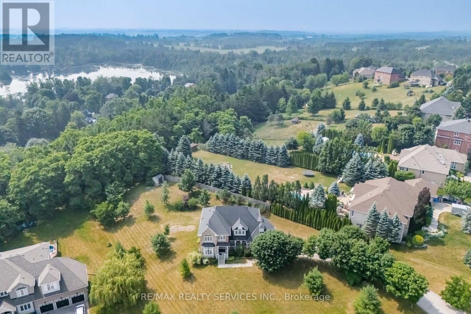 15 UPPER CANADA DRIVE - 45