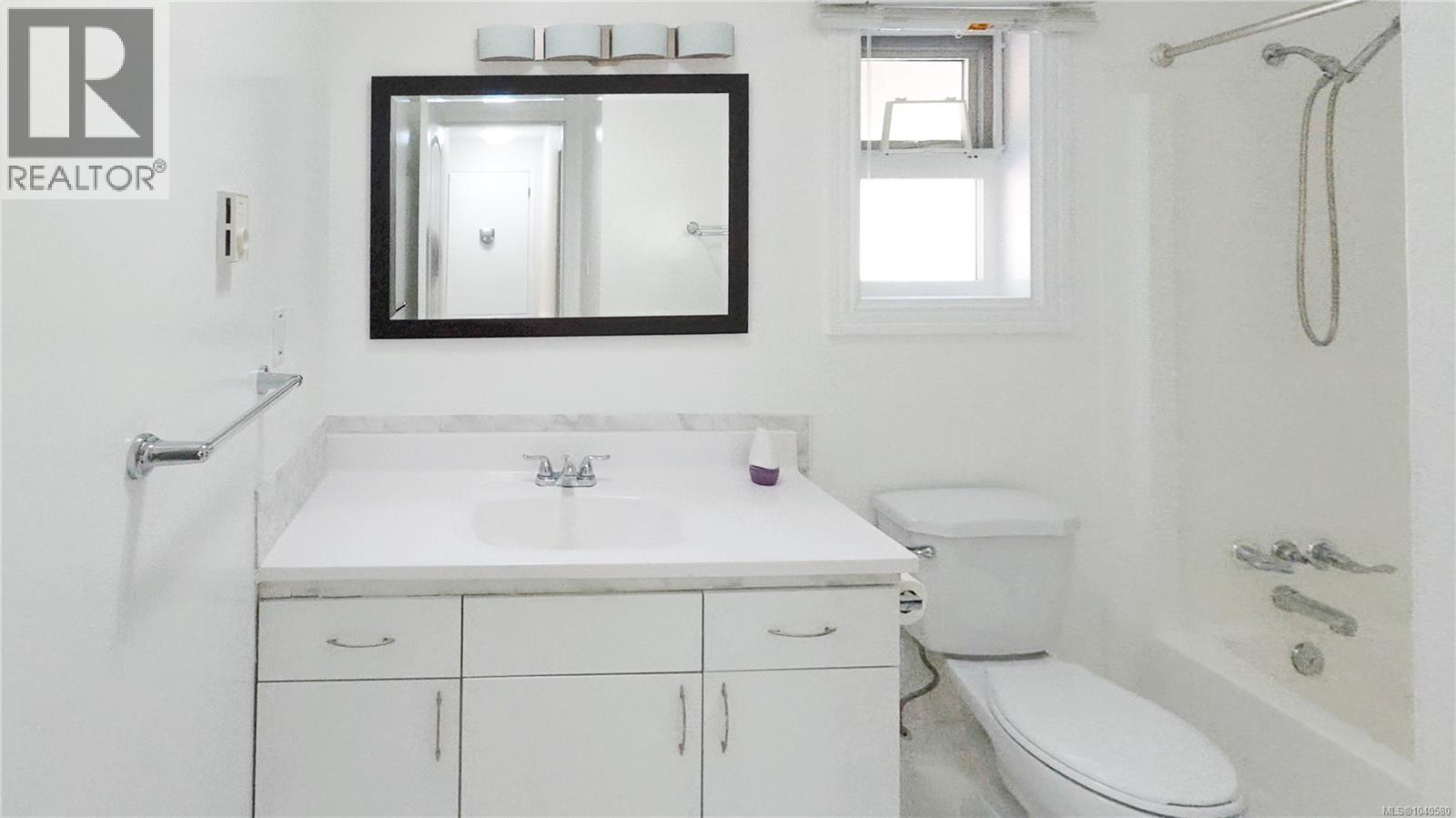 1018 Benvenuto Ave - 29