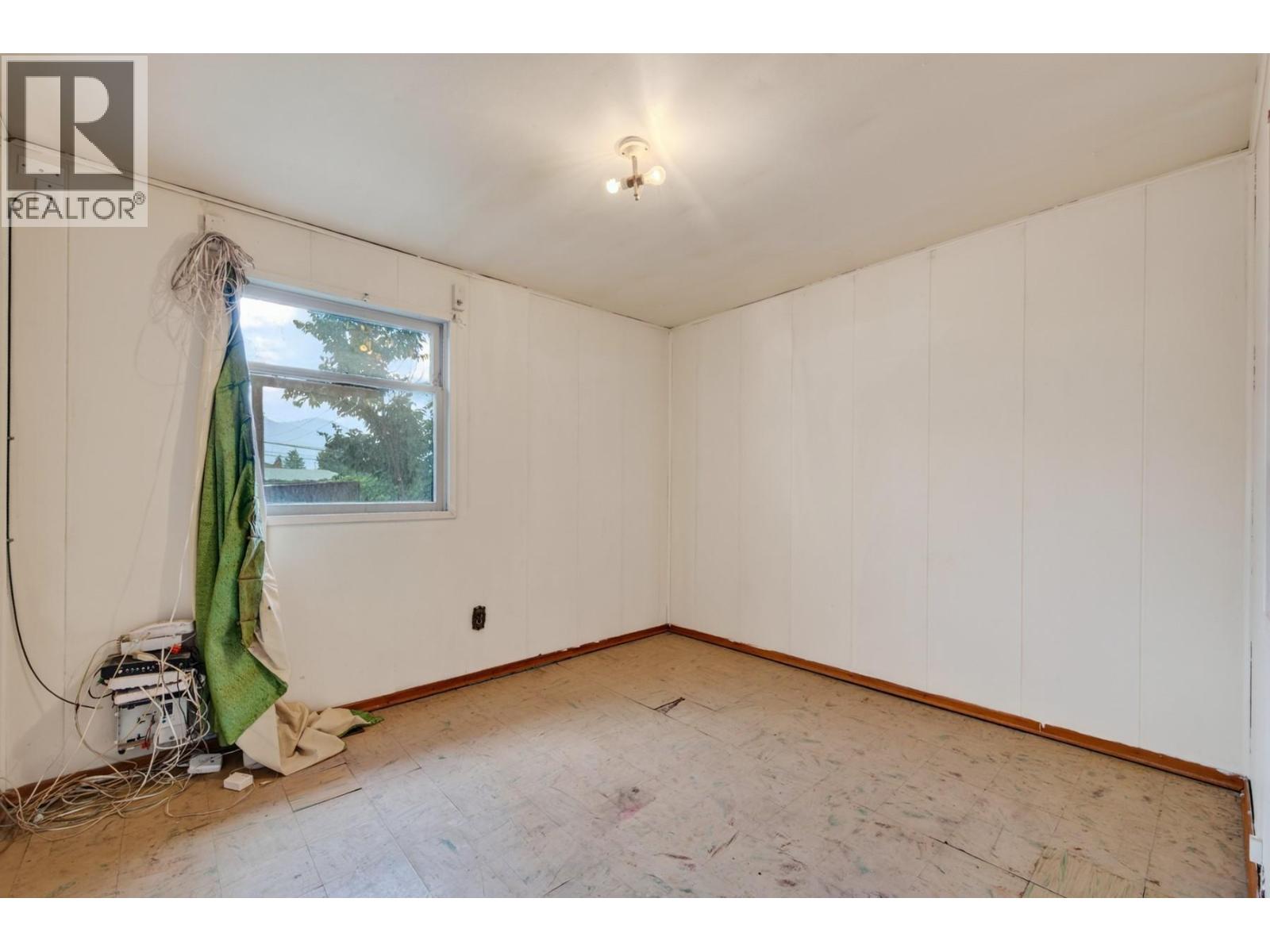 1637 Coldwater Avenue - 16