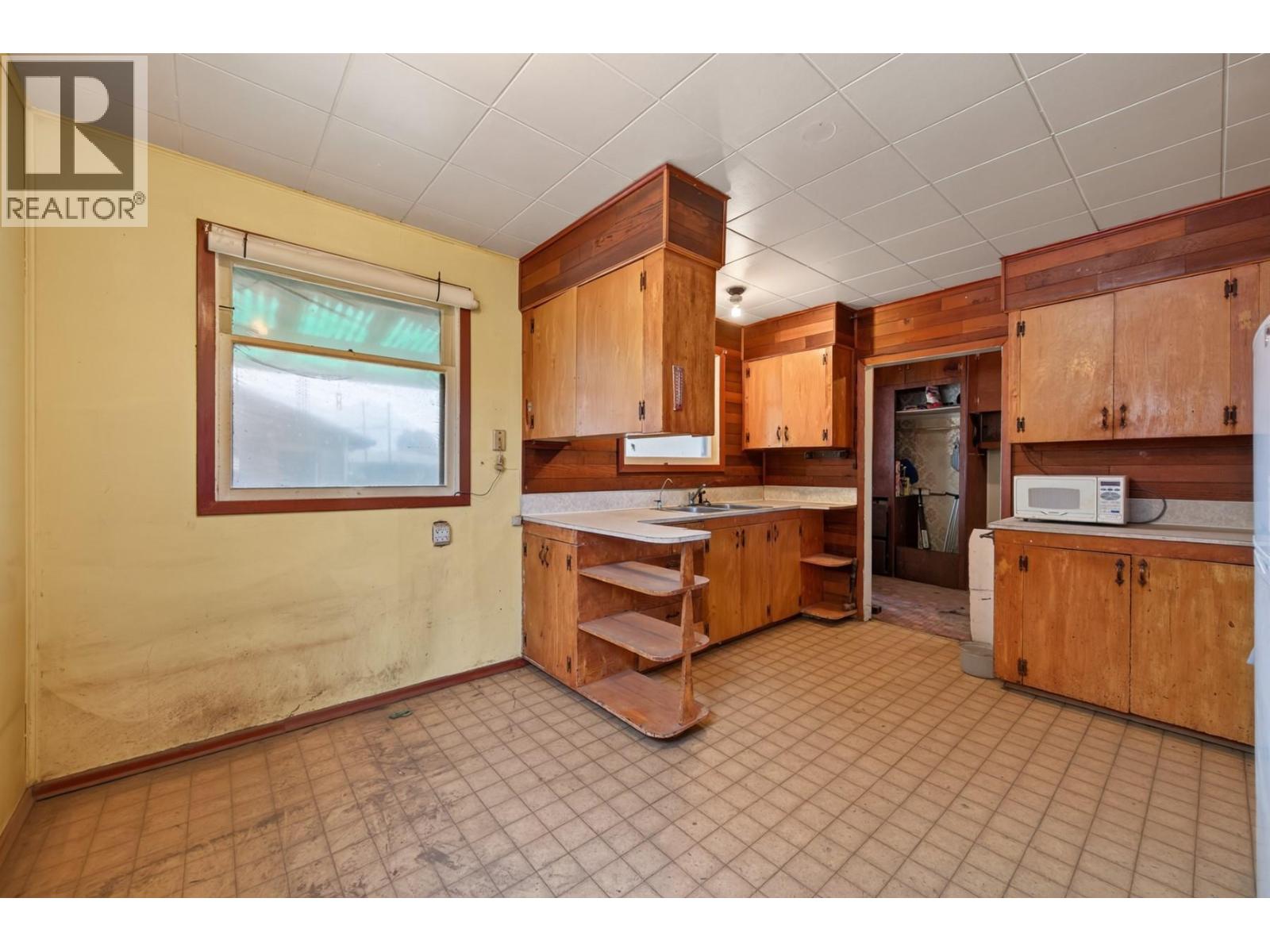 1637 Coldwater Avenue - 7