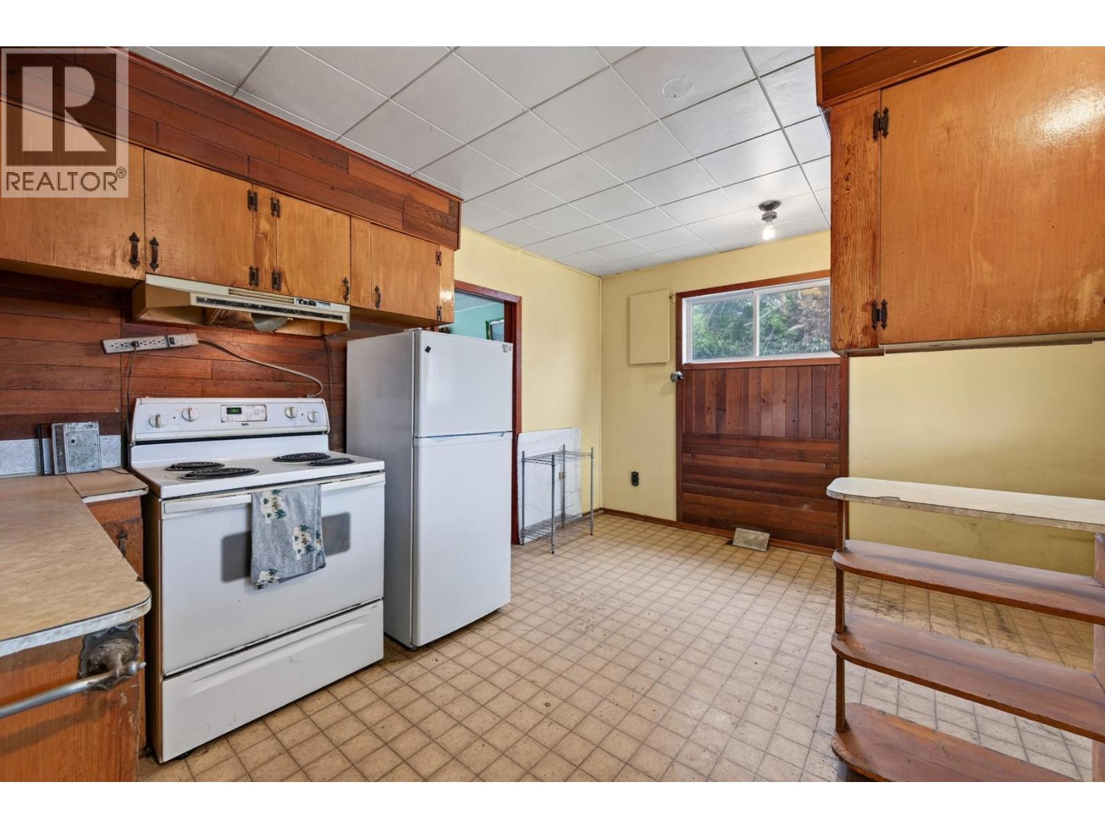 1637 Coldwater Avenue - 9