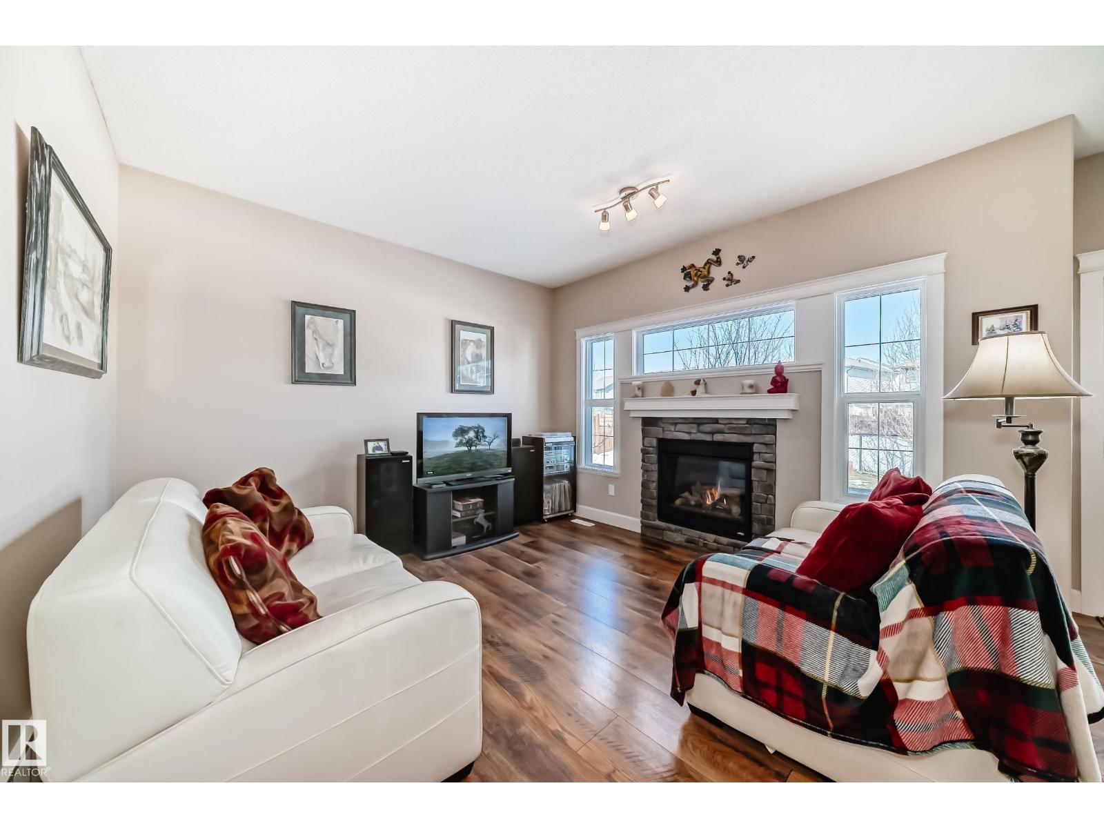 16520 136 ST NW - 8