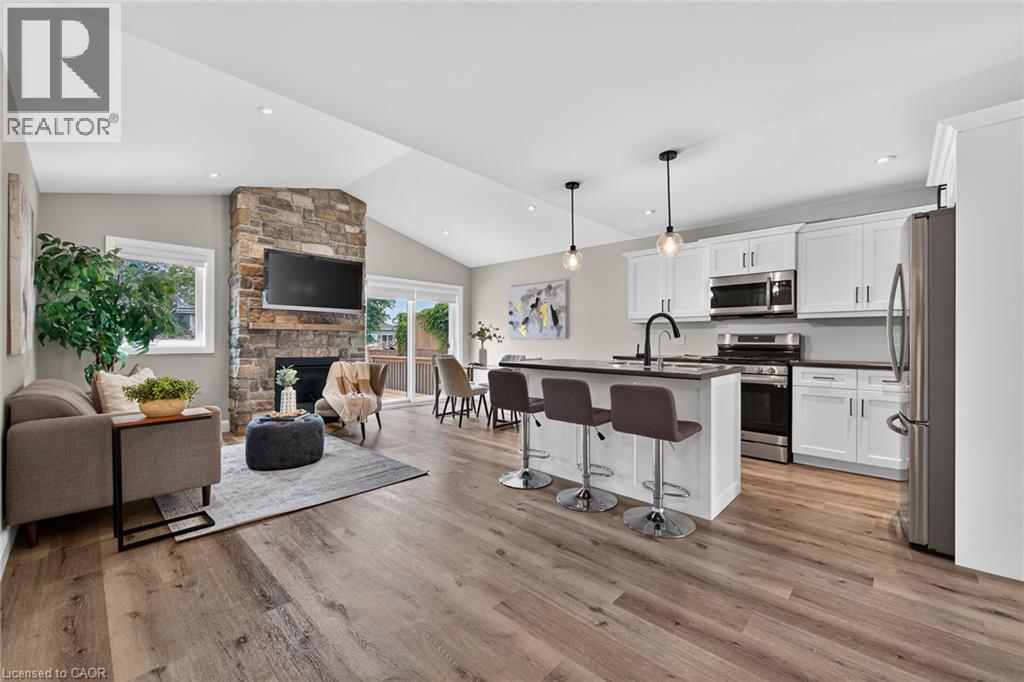 822 MAIN Street - 5