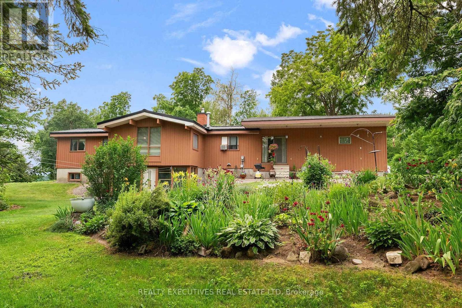 785 BOUNDARY ROAD - 1