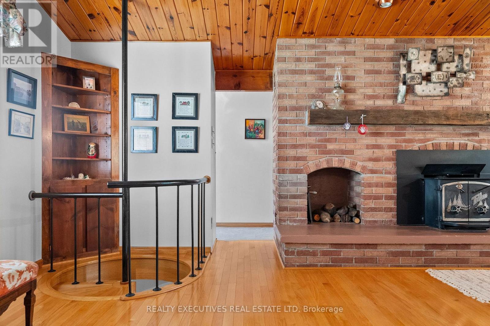785 BOUNDARY ROAD - 11