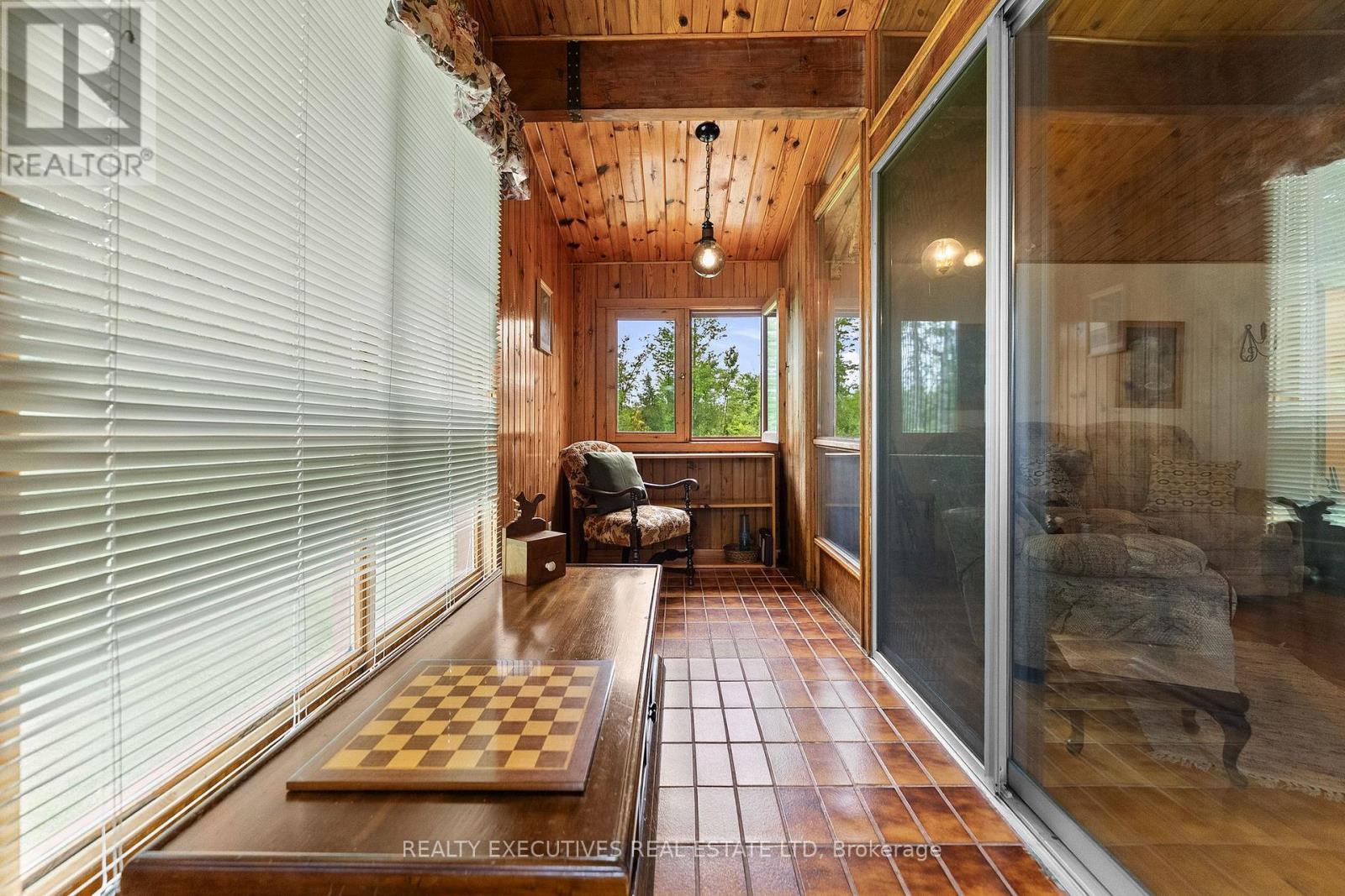 785 BOUNDARY ROAD - 14