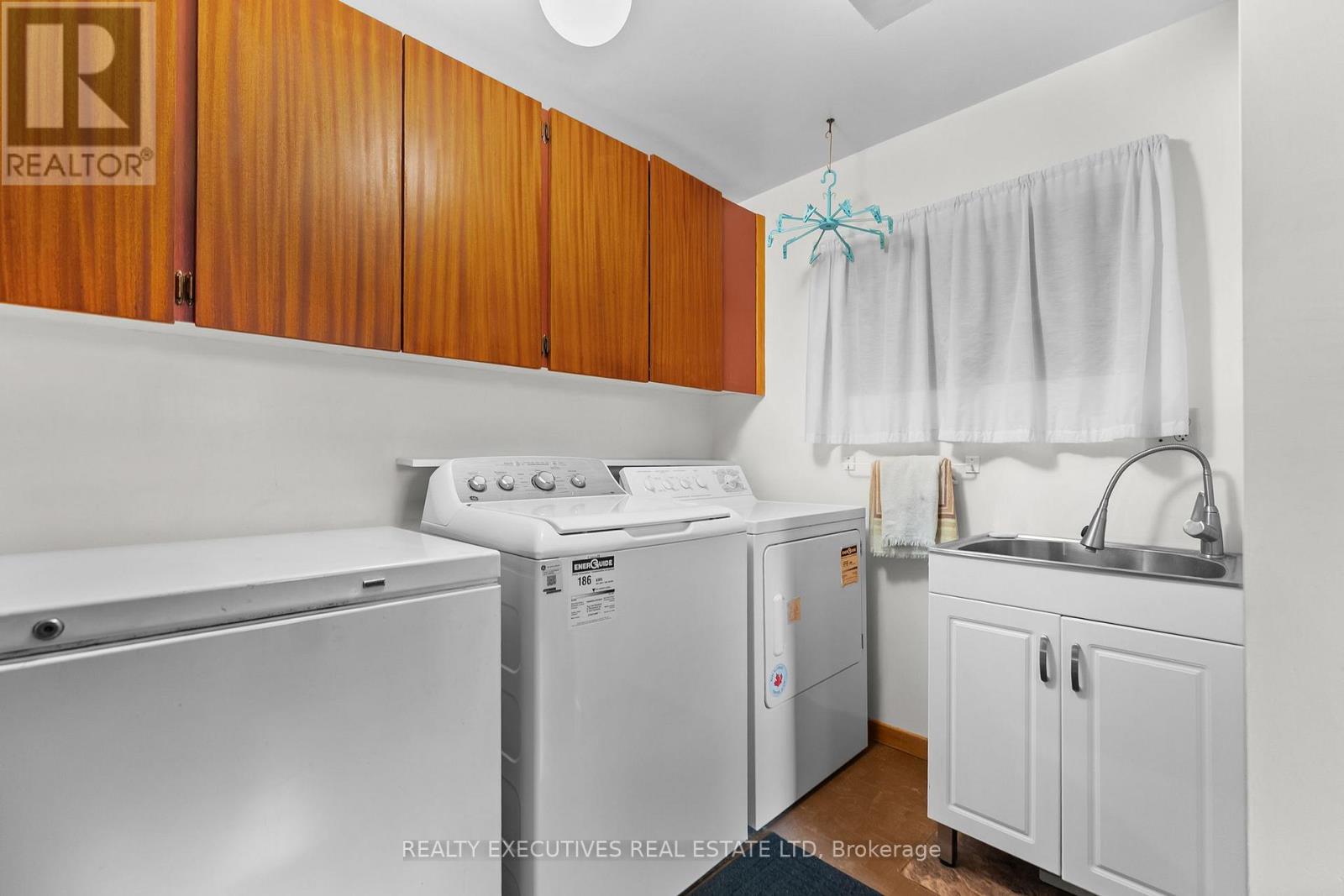785 BOUNDARY ROAD - 28