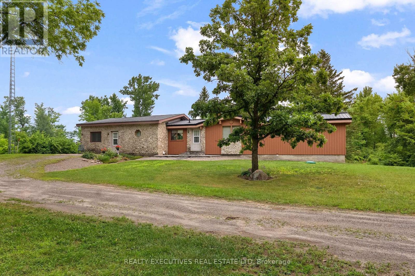 785 BOUNDARY ROAD - 44