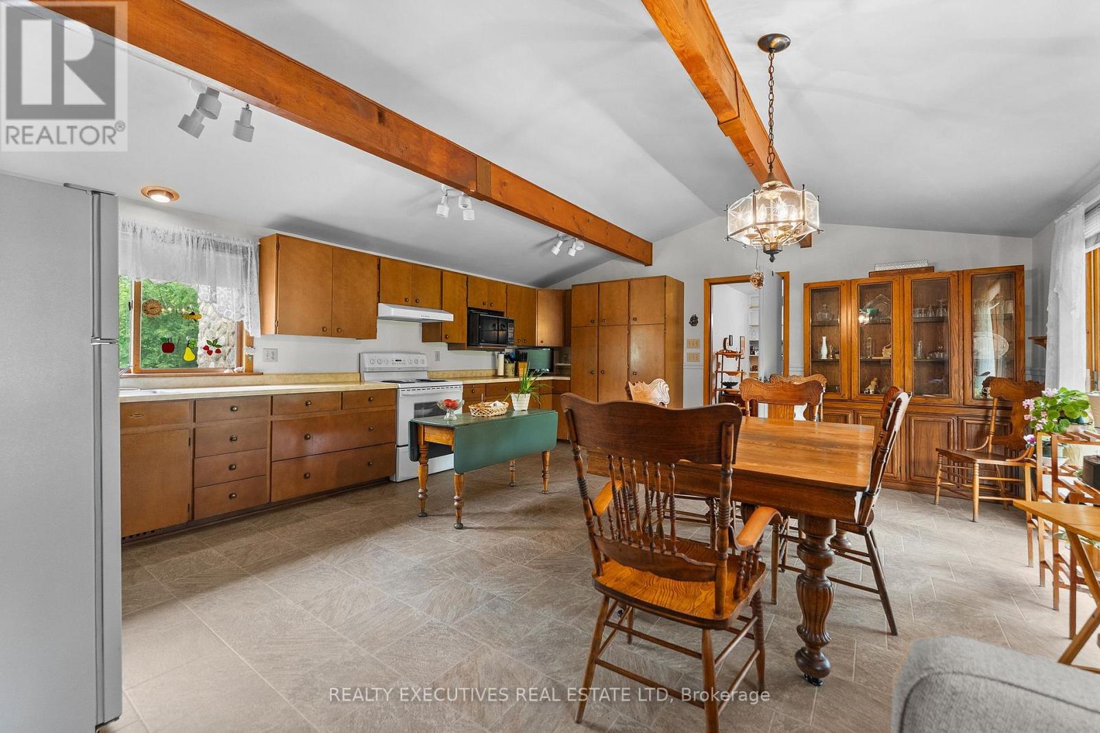 785 BOUNDARY ROAD - 6