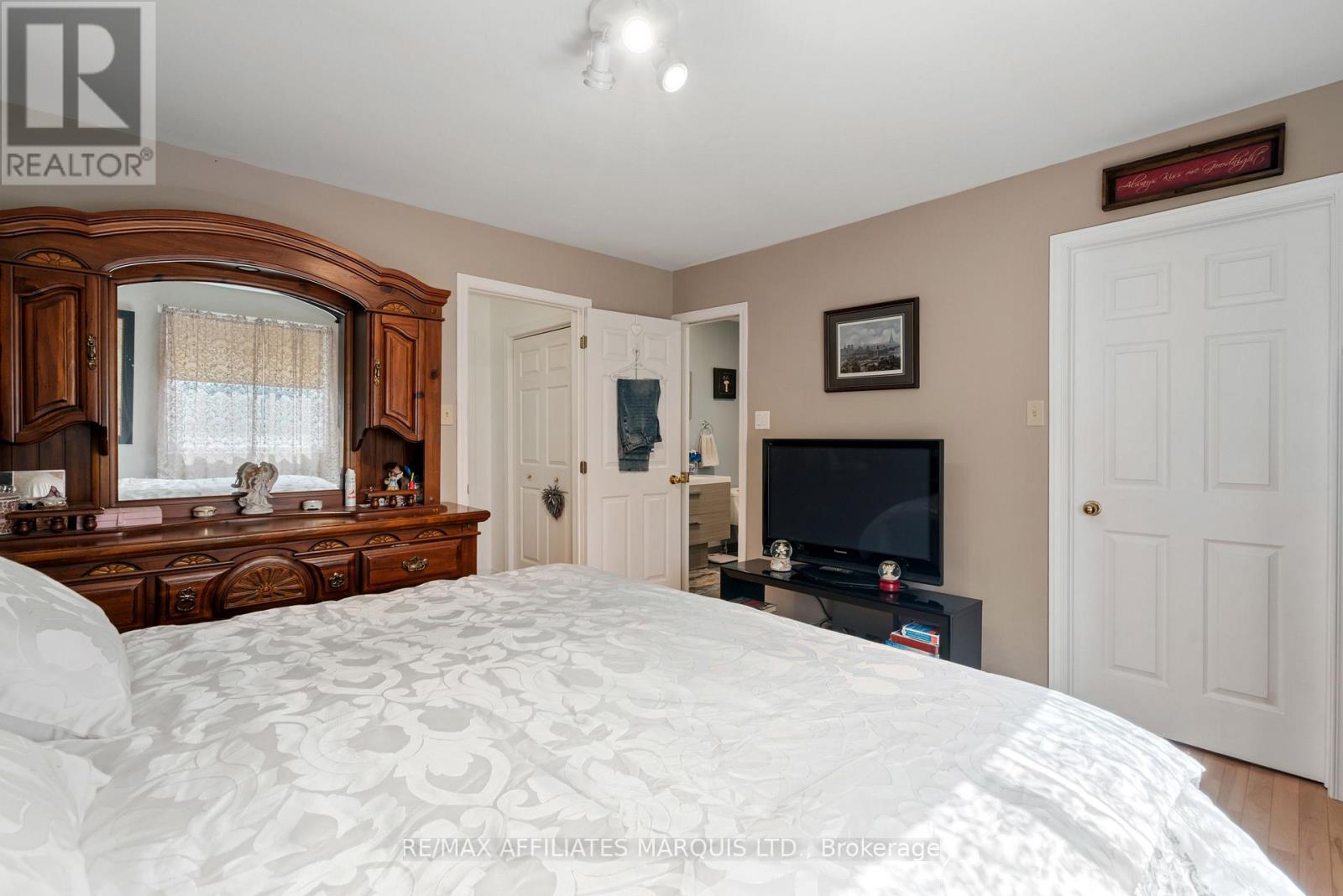6287 GRAHAM COURT - 16