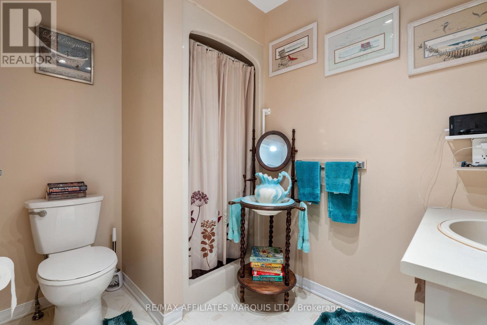 6287 GRAHAM COURT - 20