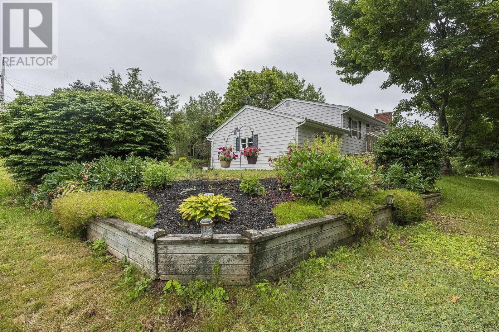 15 Fowler Court - 41
