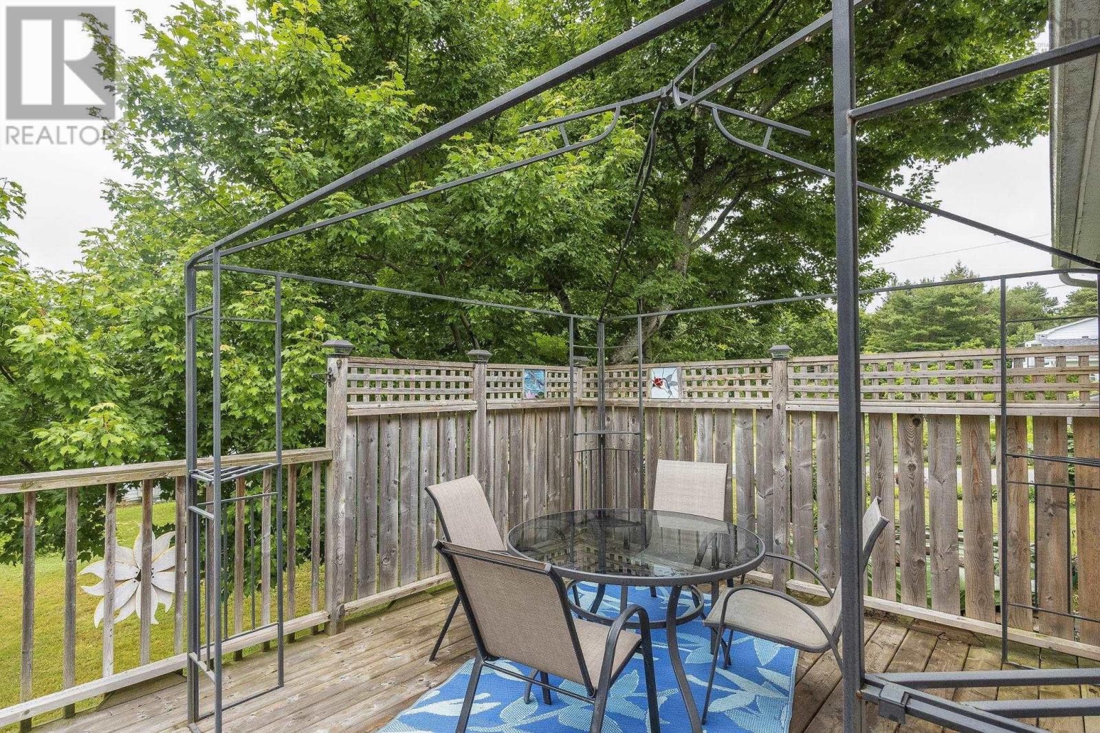 15 Fowler Court - 46