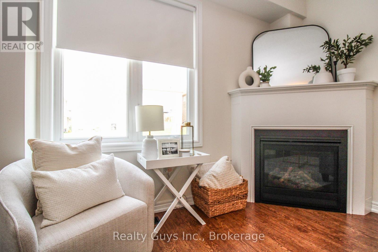 706 LATIMER WAY - 21