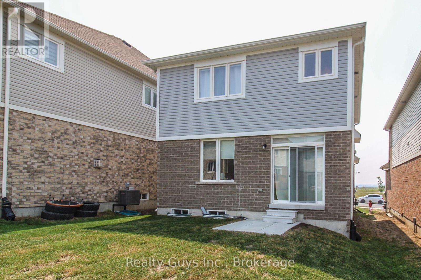 706 LATIMER WAY - 6