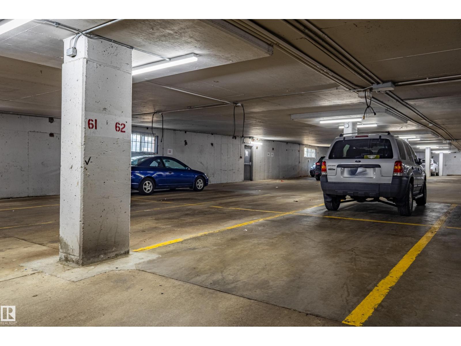 #1210 10140 120 ST NW - 32