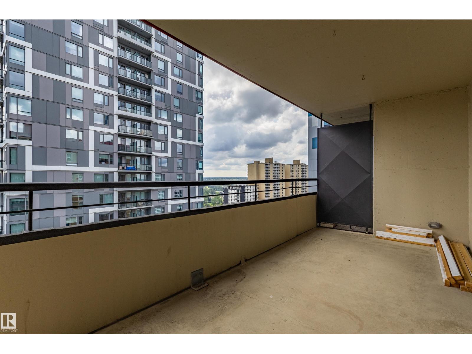 #1210 10140 120 ST NW - 18